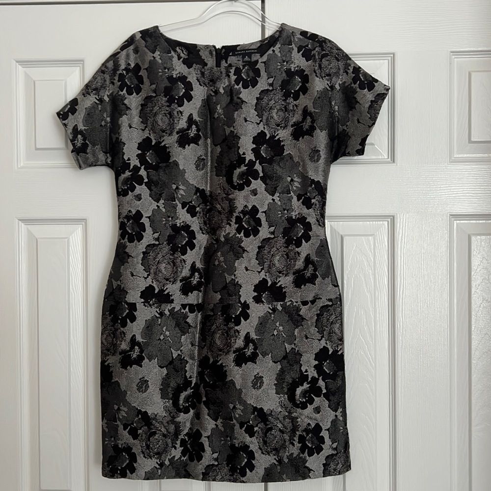 Banana Republic Black and Gray Floral Jacquard Sheath Dress